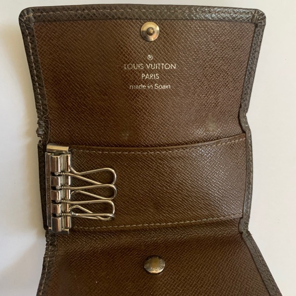 Louis Vuitton Taiga Multicles 4 Keyholder - Picture 11 of 12